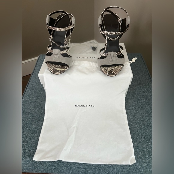 Gorgeous Balenciaga suede and snakeskin heels, size 39 - Picture 7 of 9